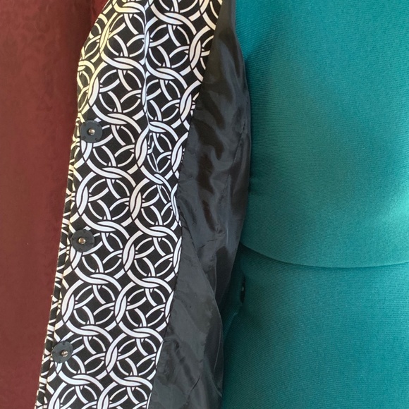 Appraisal Geometric Print Fitted Jacket with Belt - Black & White - Medium - Picture 10 of 15